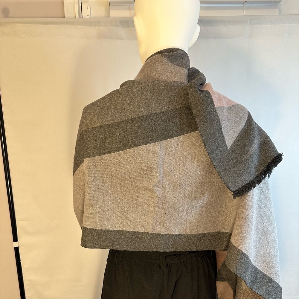 Soia & Kyo Scarf Shawl Plaid Checker Fall Winter Gray Black Pink Soft Cozy - Picture 9 of 12